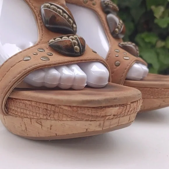 [Frye] Coastal Boho Bridget Ornament Leather Wood Wedge Sandals Womens Sz 8.5 - Picture 9 of 13
